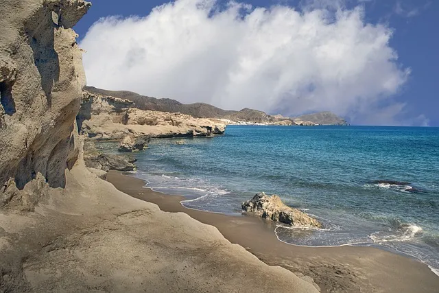 beach-4068773_640