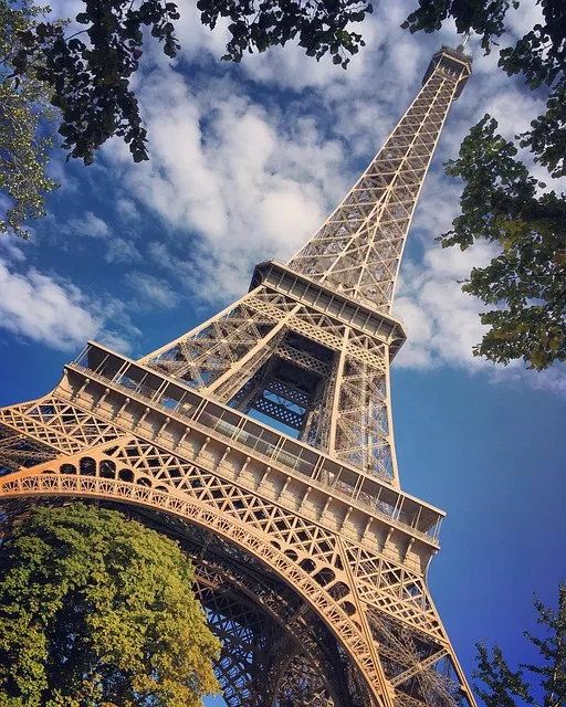 paris-2000275_640